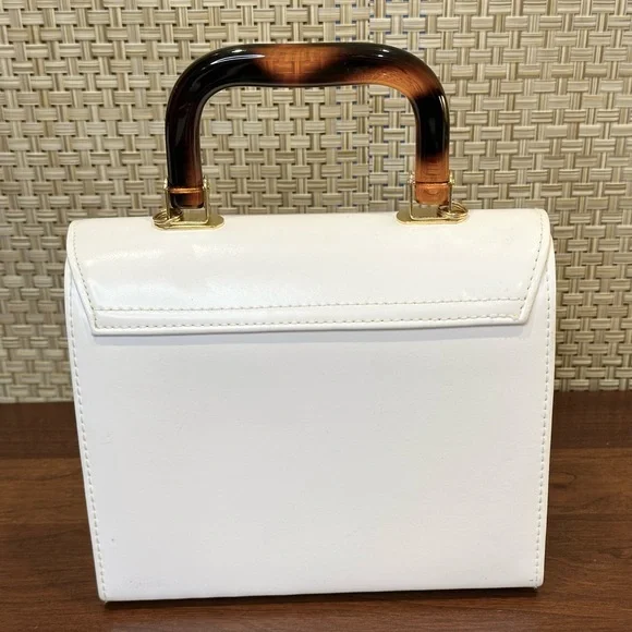 🌟HP🌟VTG 1970s-80s White Vinyl Structured Bag with Acrylic Tortoise Handle Chain - Picture 10 of 16
